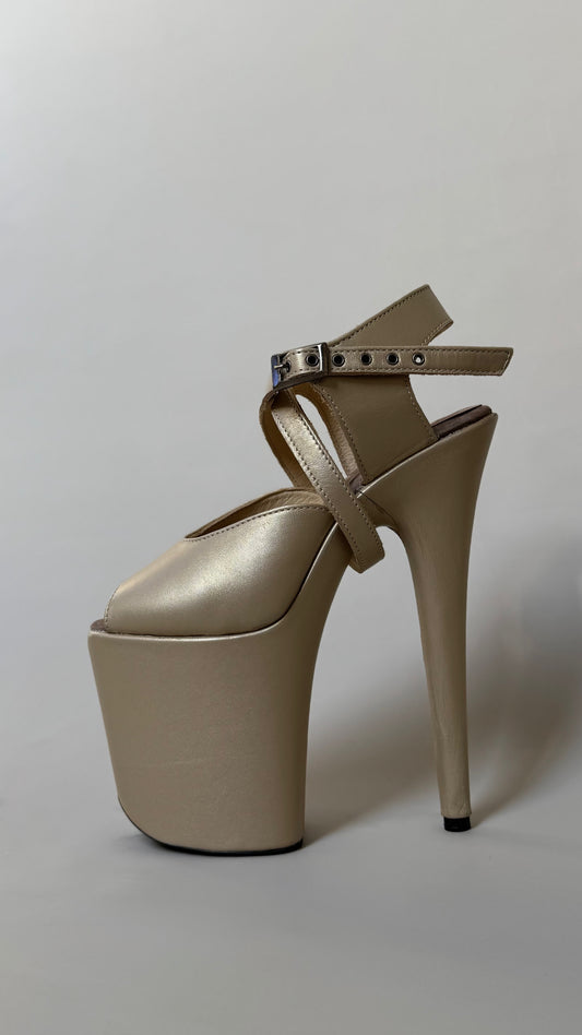 PRE-ORDER CHAMPAGNE Sandal size 5-10 (SAMPLES)
