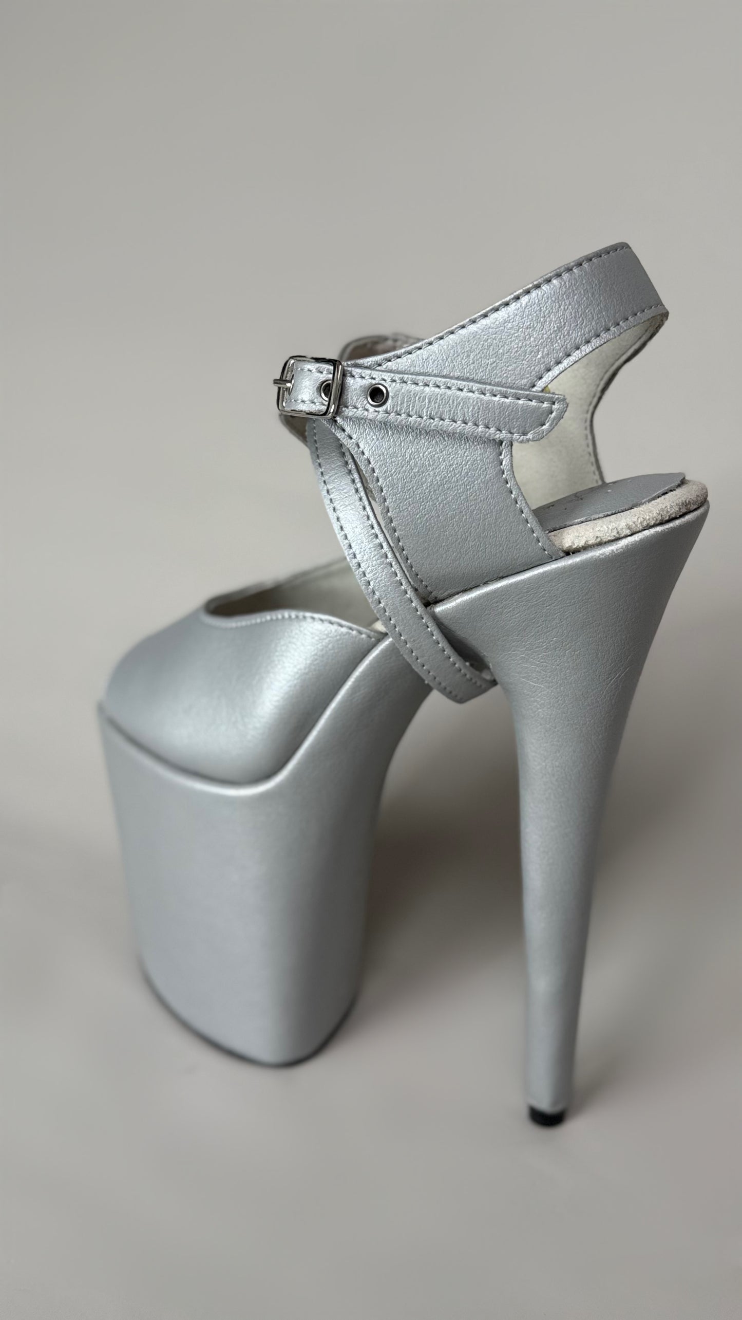 SOFT SILVER / VEGAN Sandal (sample)