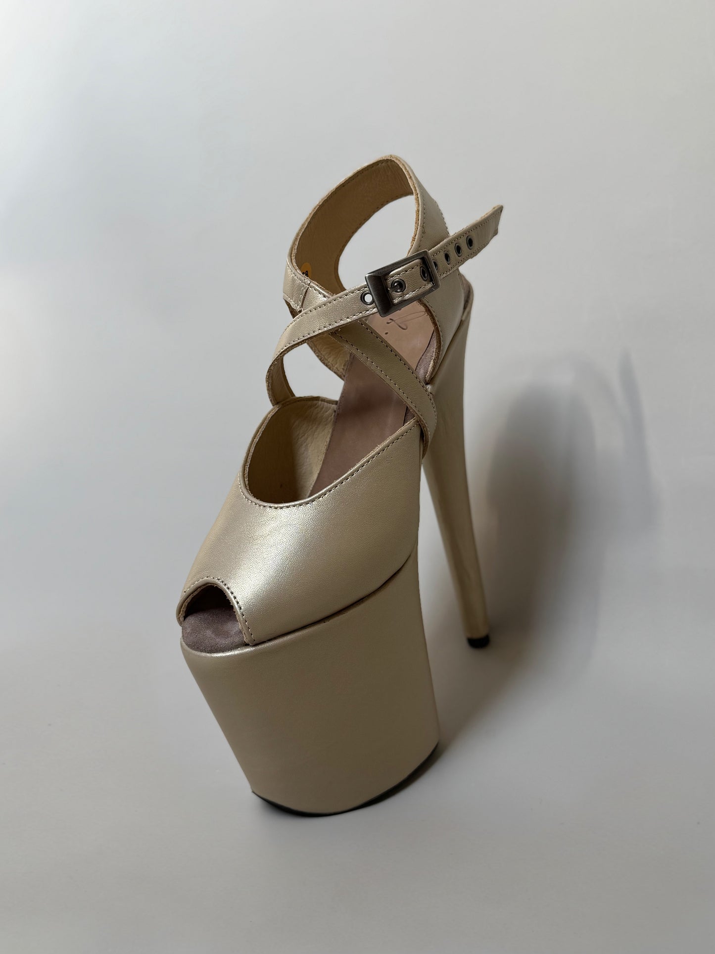 PRE-ORDER CHAMPAGNE Sandal size 5-10 (SAMPLES)