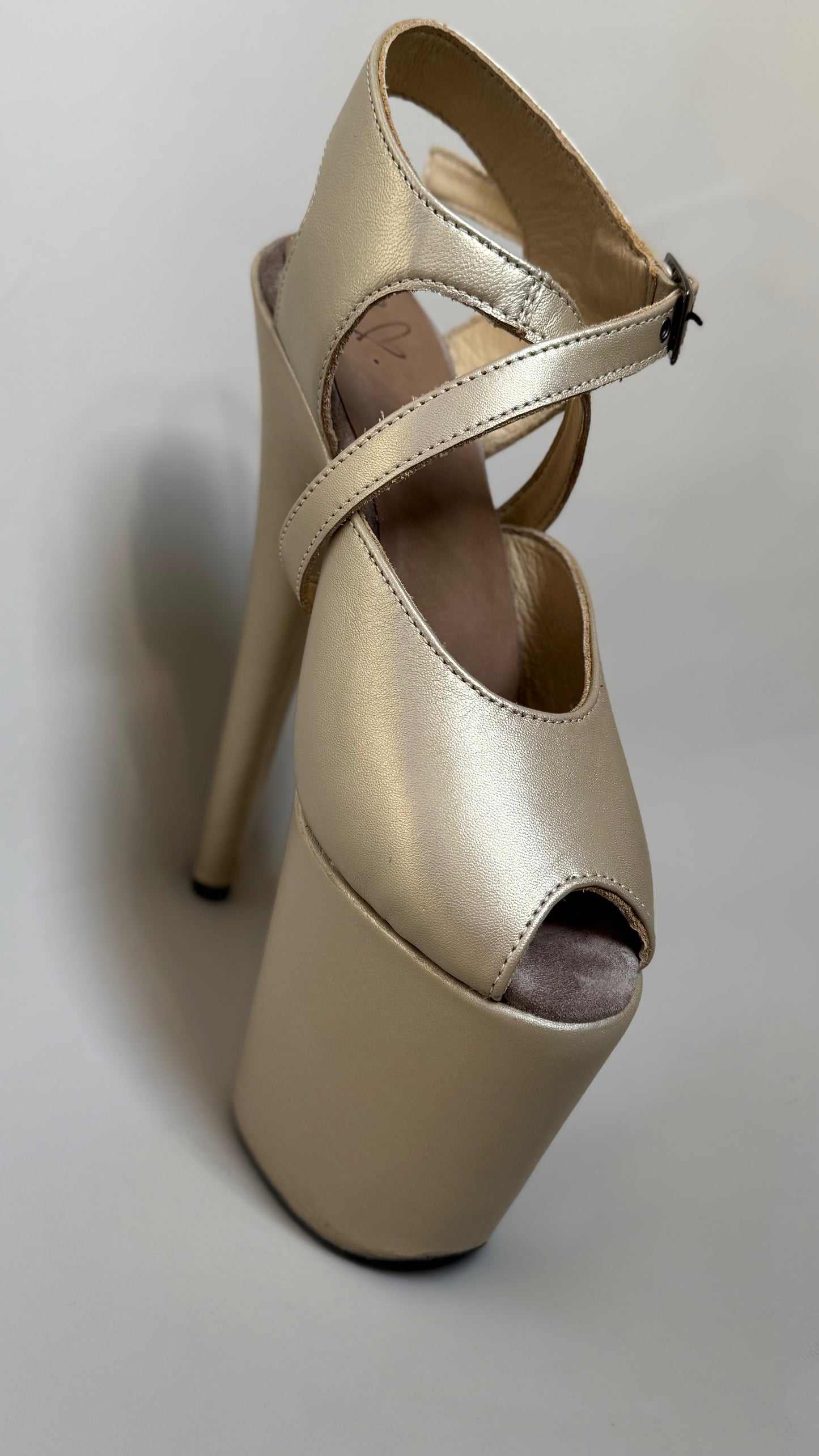 PRE-ORDER CHAMPAGNE Sandal size 5-10 (SAMPLES)