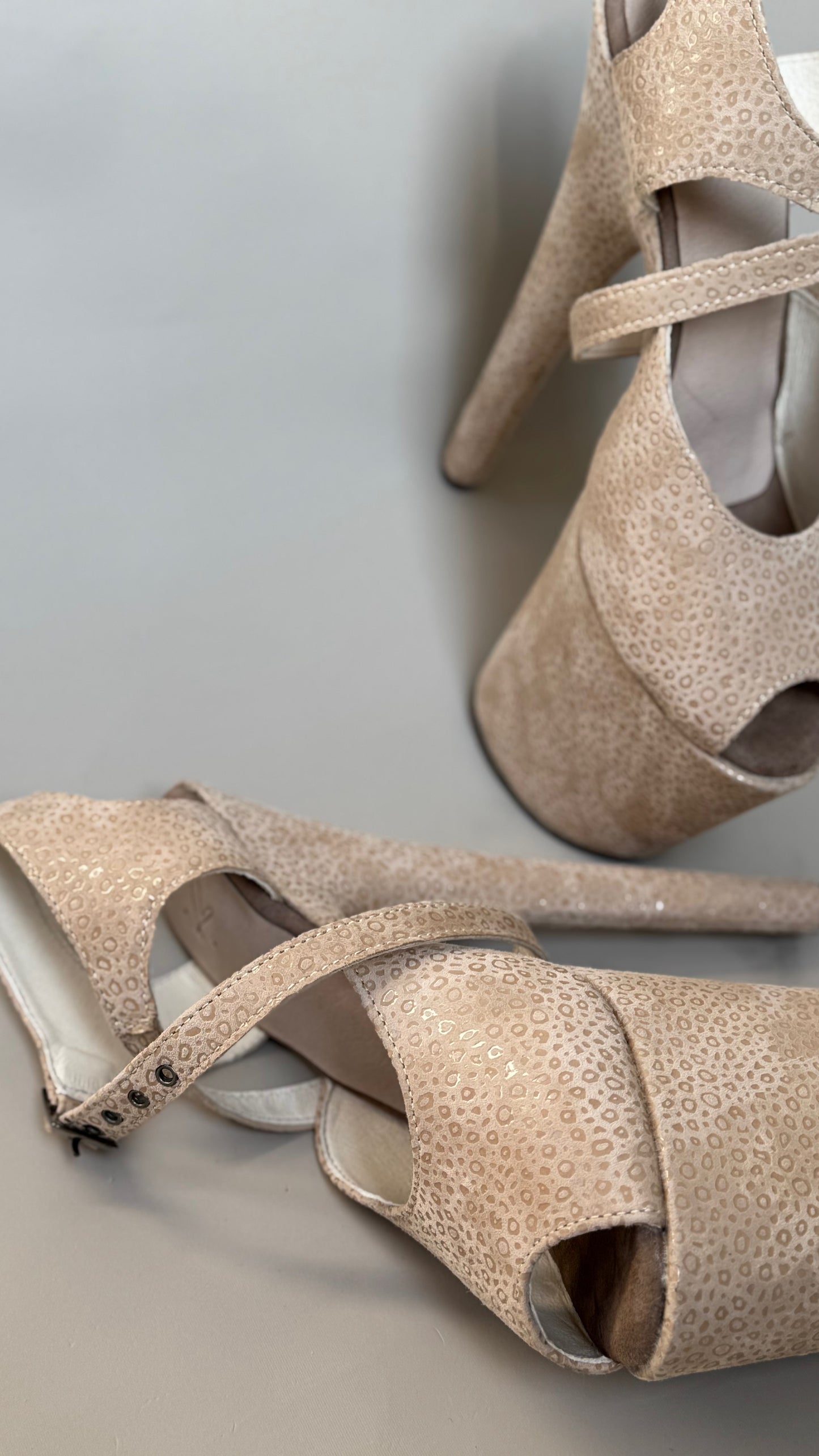 PRE-ORDER NUDE Sandal size 5-10 (SAMPLES)