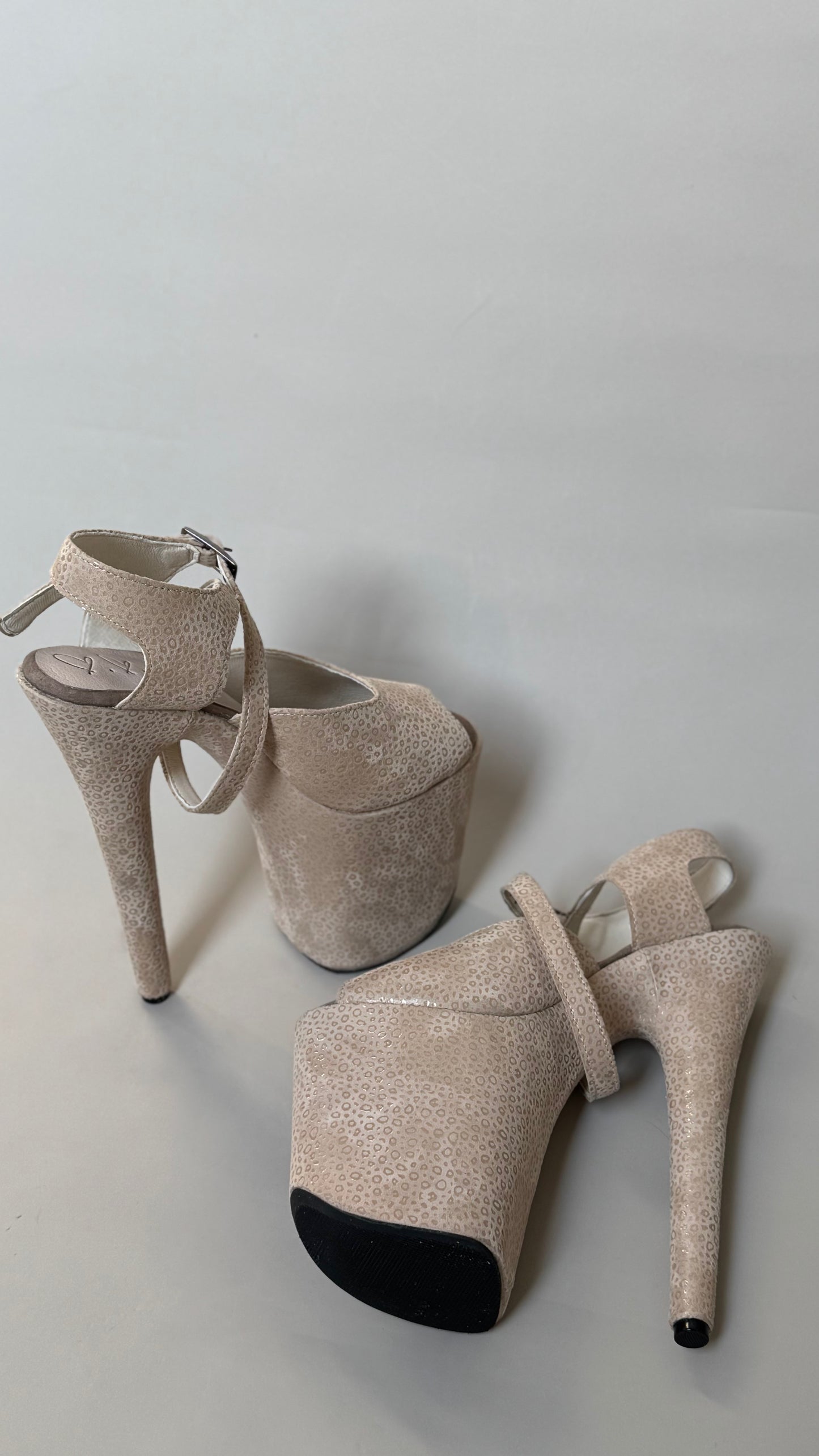 PRE-ORDER NUDE Sandal size 5-10 (SAMPLES)