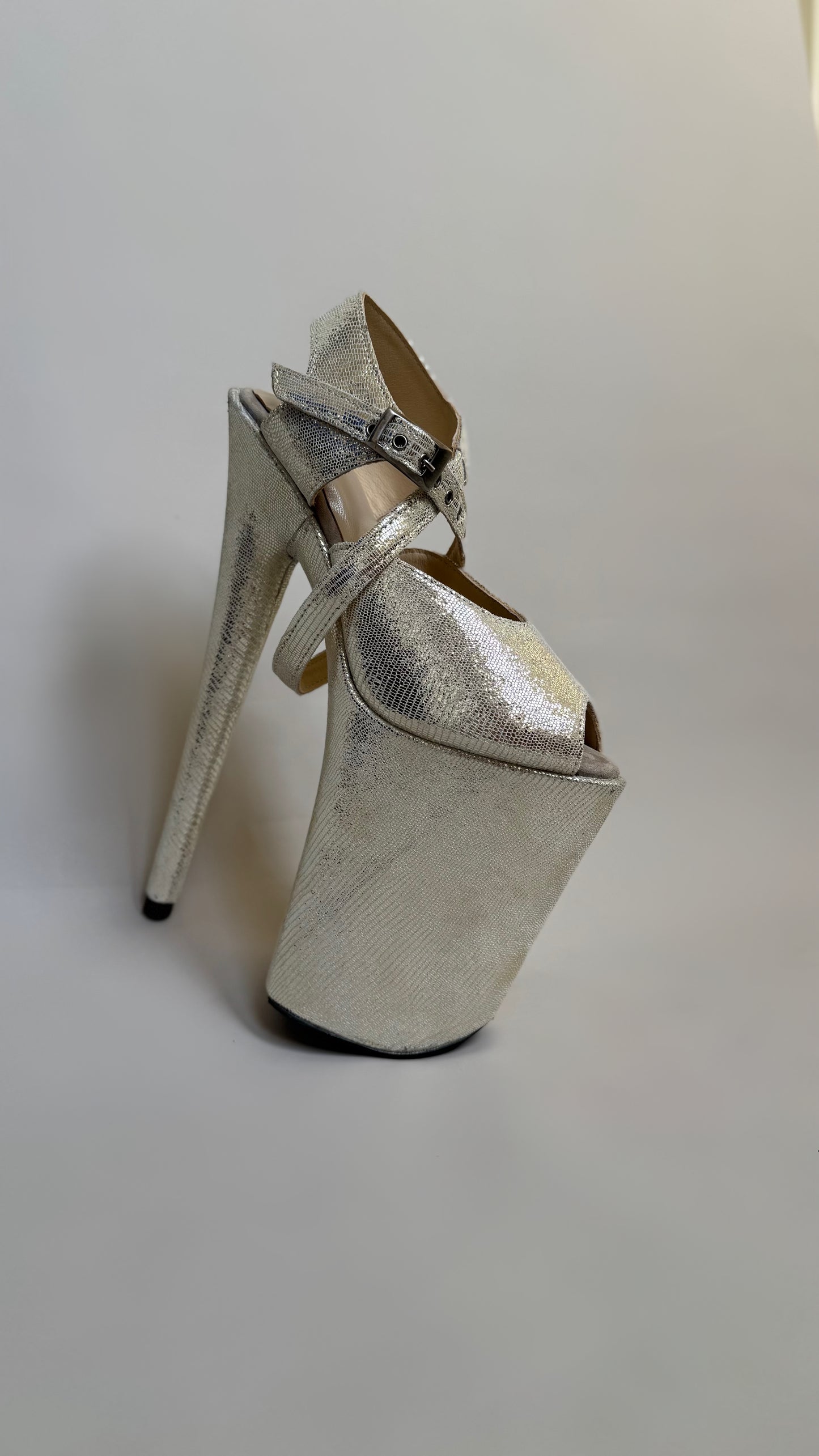 SANDAL SILVER & GOLD GLOW 9 inch