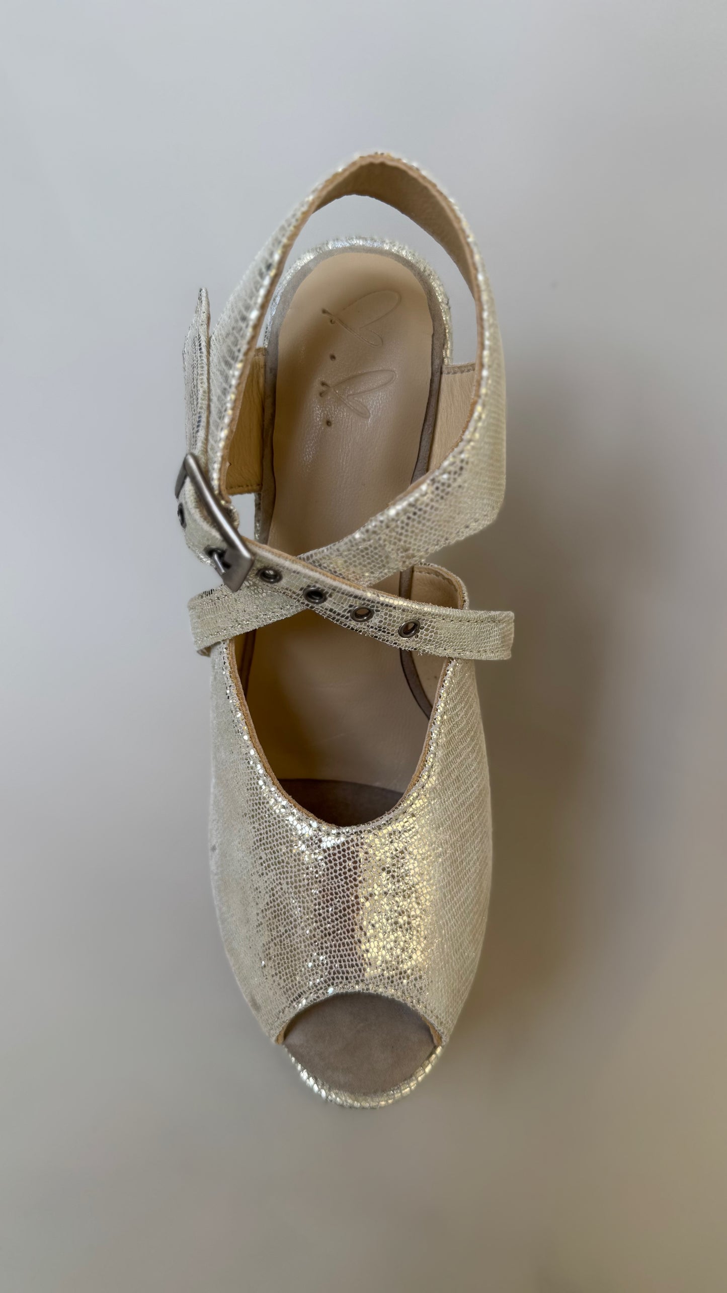 SANDAL SILVER & GOLD GLOW 9 inch