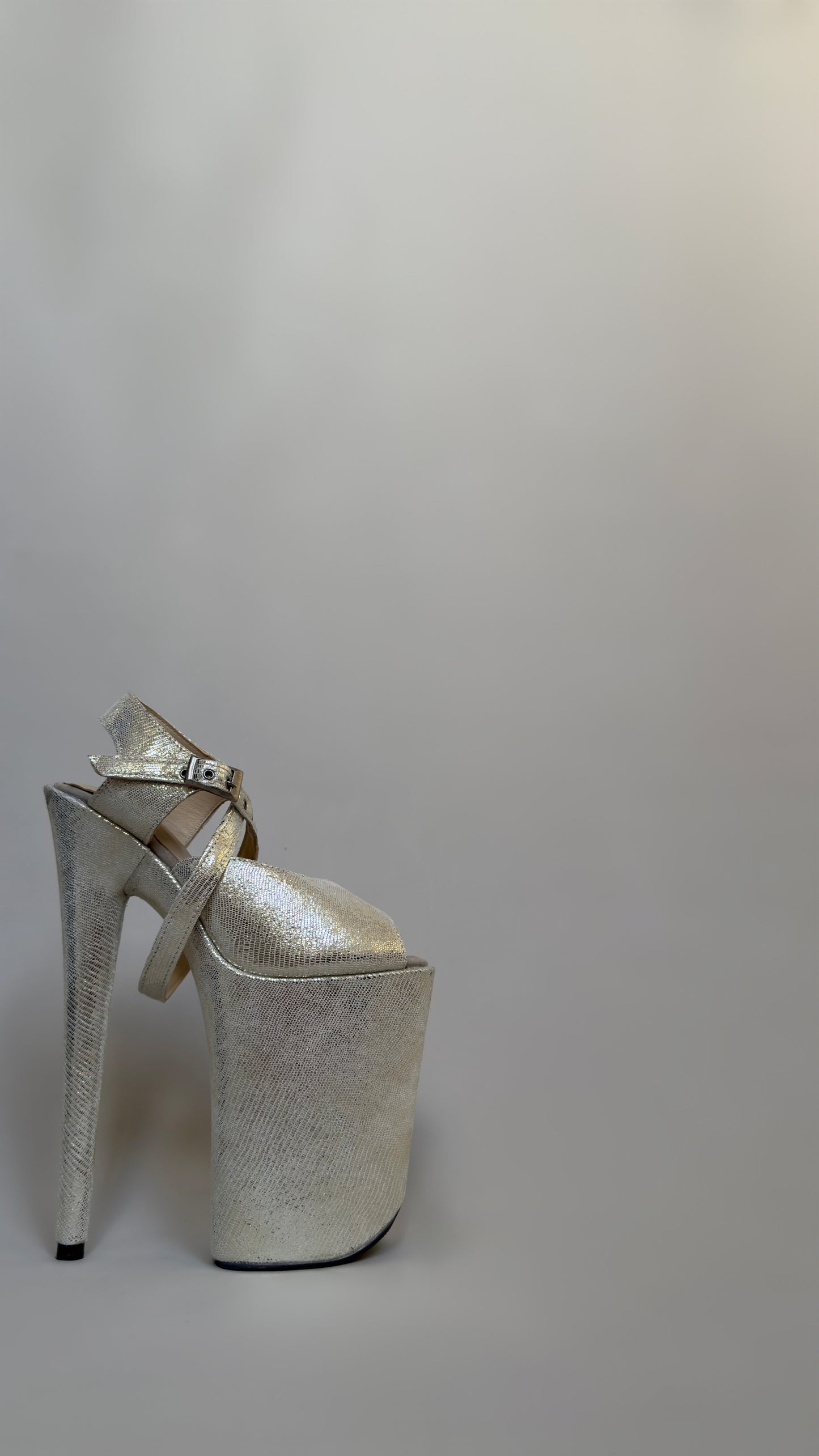 SANDAL SILVER & GOLD GLOW 9 inch
