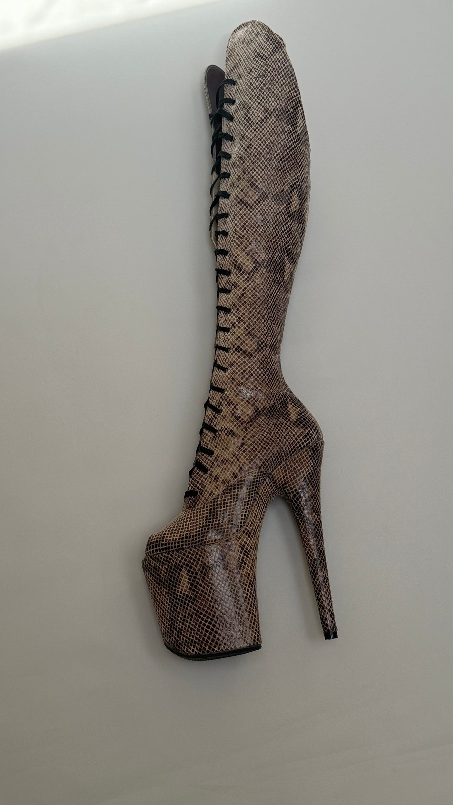 Overknee / snake in brown/tan size 8 us/ 38 eu