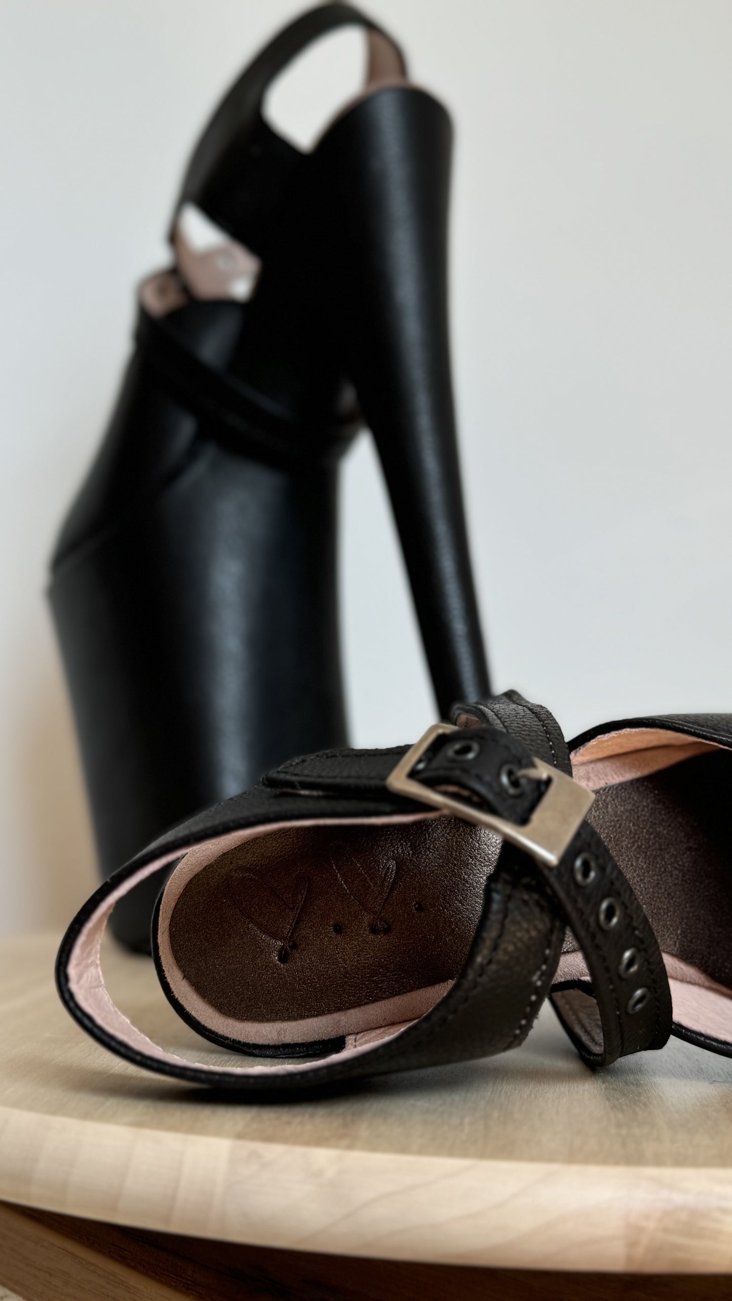 PRE-ORDER Sandal size 6 / 7 / 8 (SAMPLES)