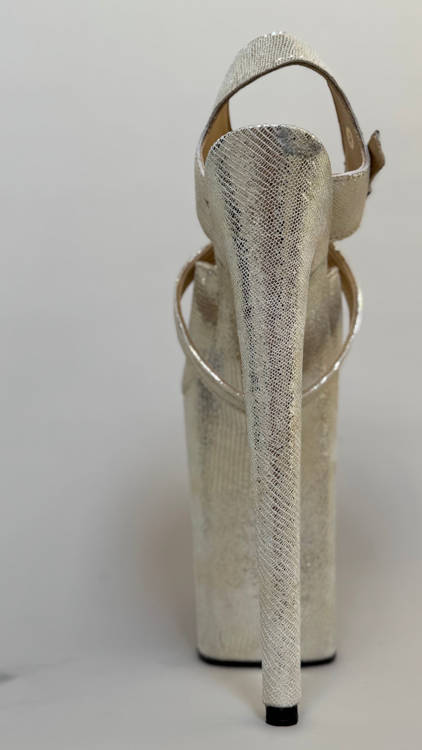 SANDAL SILVER & GOLD GLOW 9 inch